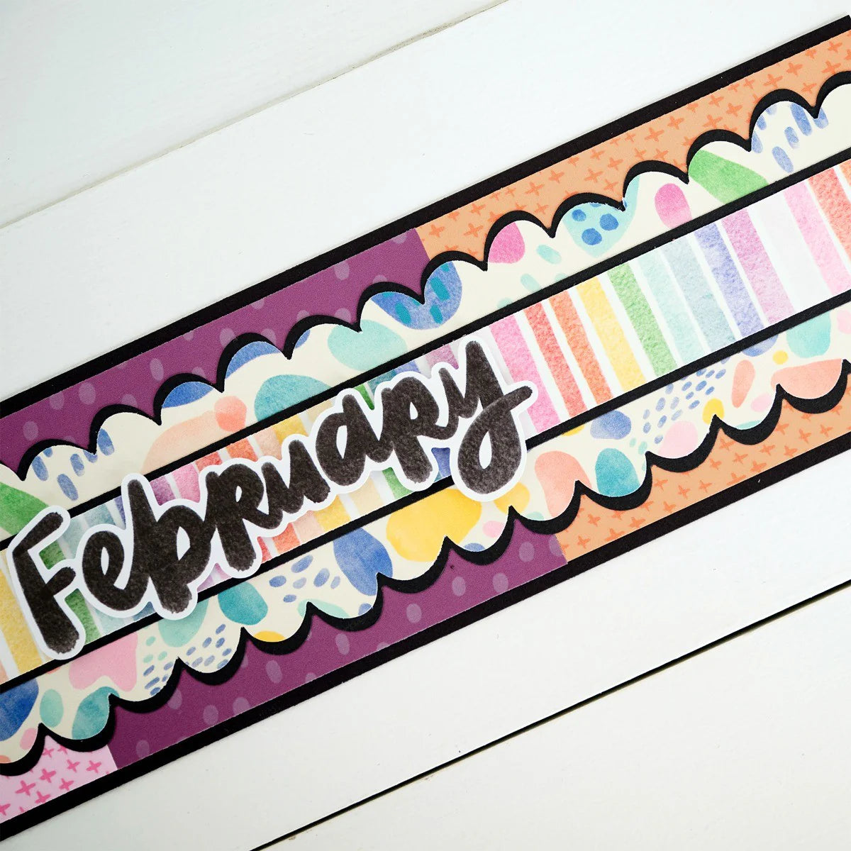 Whimsical Scallop Border Punch